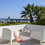 Mackenzie Castella Beachfront Apartament Larnaca