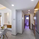 Apartament Mackenzie Castella Beachfront