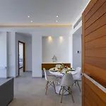 Mackenzie Castella Beachfront Apartament Larnaca