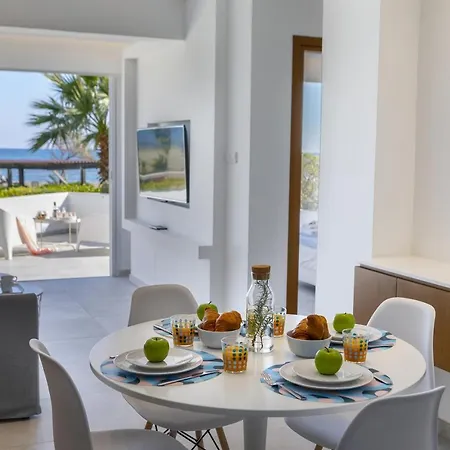 Mackenzie Castella Beachfront Apartment Larnaca