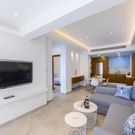 Mackenzie Castella Beachfront Apartment Larnaca