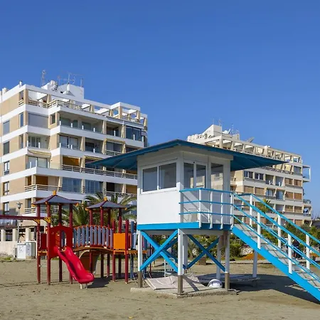 Mackenzie Castella Beachfront Larnaca