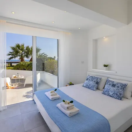 Apartment Mackenzie Castella Beachfront Larnaca