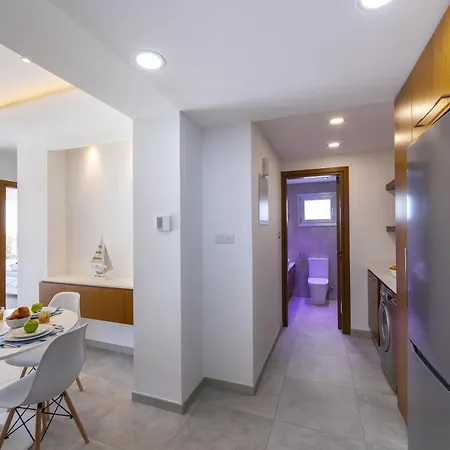 Apartment Mackenzie Castella Beachfront