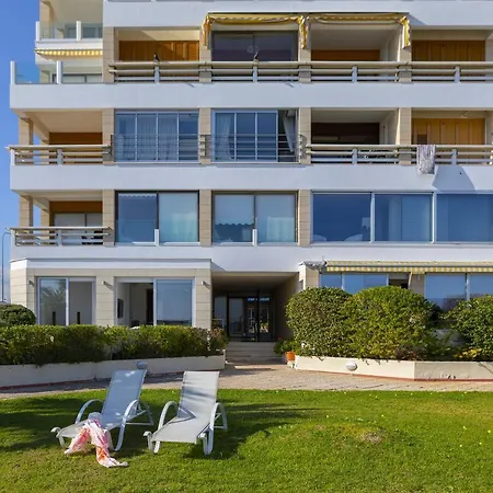 Mackenzie Castella Beachfront * Lárnaca