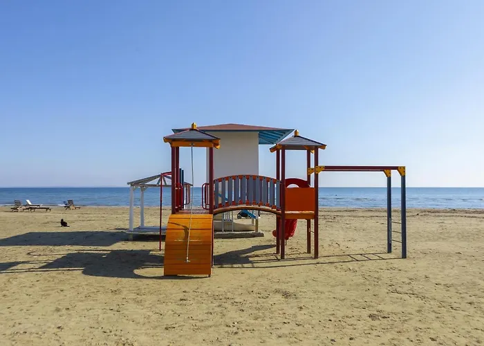 Mackenzie Castella Beachfront *