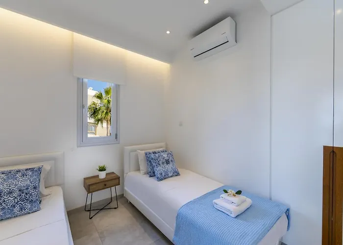 Apartamento Mackenzie Castella Beachfront Lárnaca